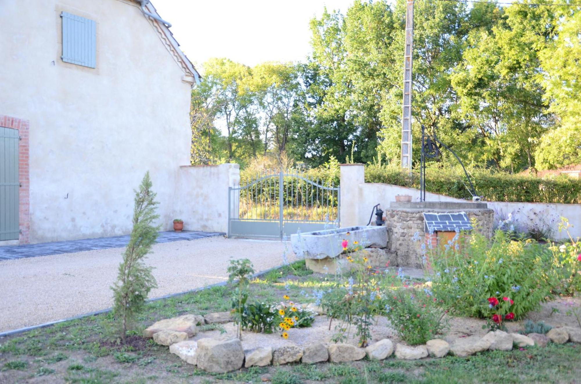 Ecogite Rural La Cle Des Champs Peyrelongue-Abos Room photo
